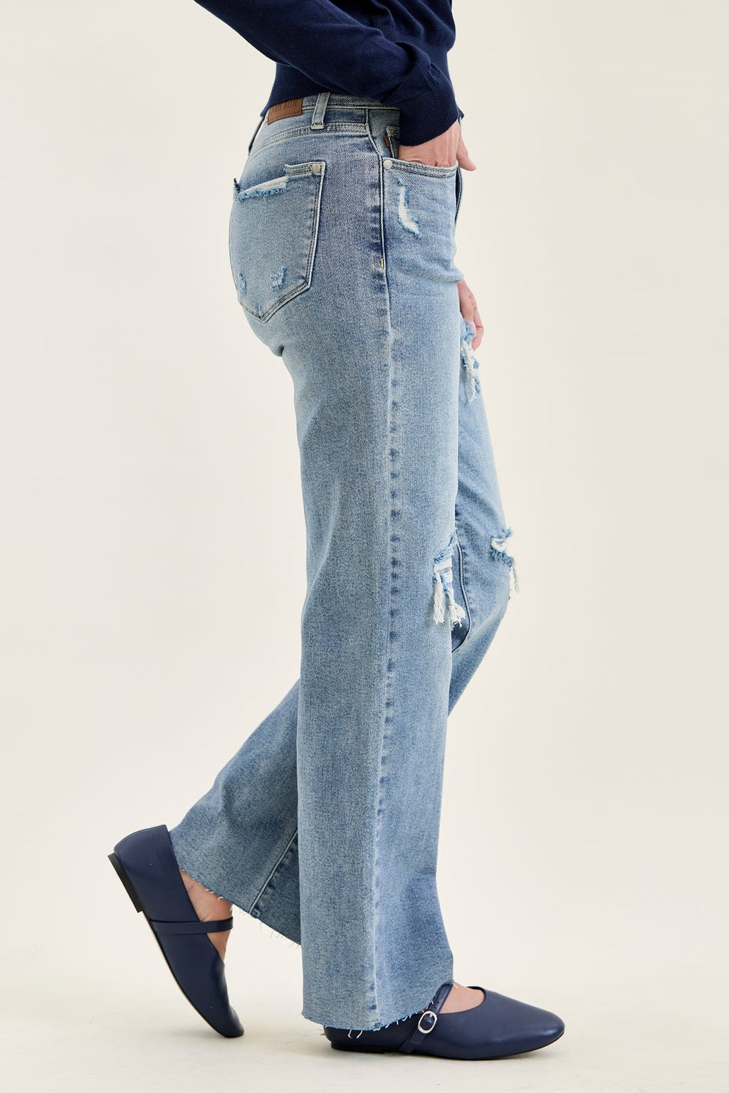 Brenda Retro 90's Destructed Straight Fit