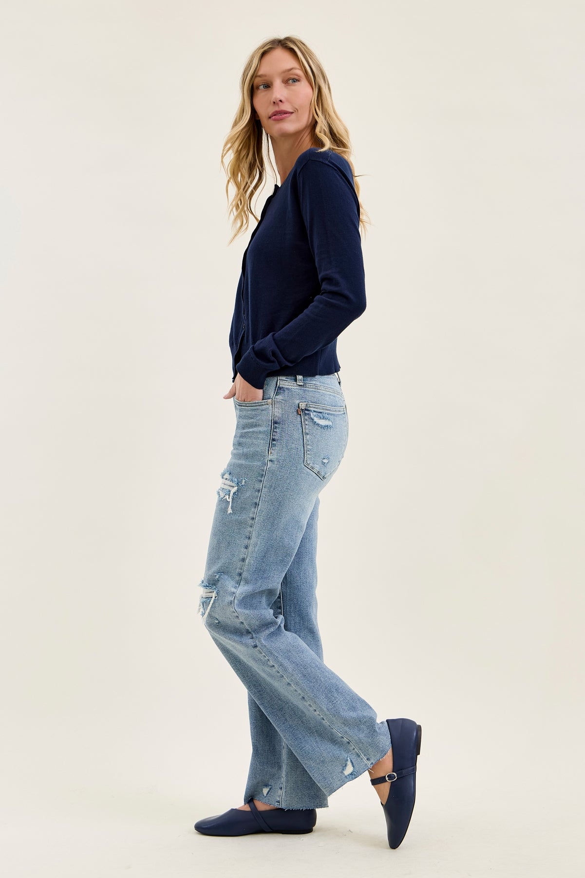 Brenda Retro 90's Destructed Straight Fit