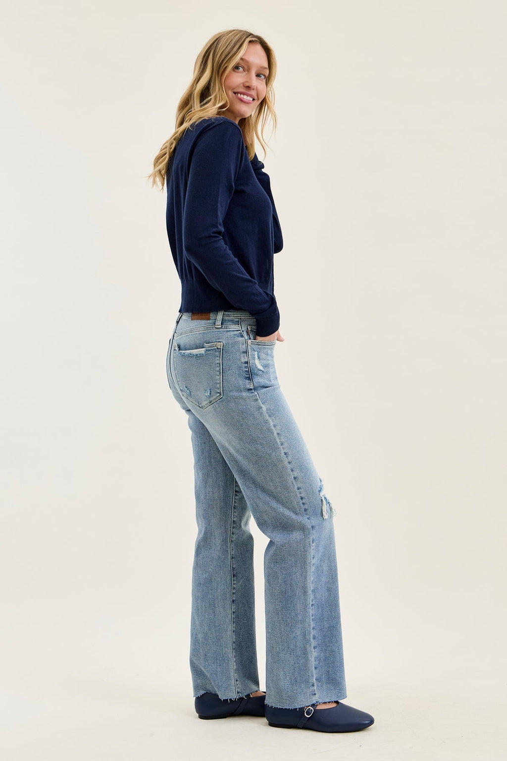 Brenda Retro 90's Destructed Straight Fit