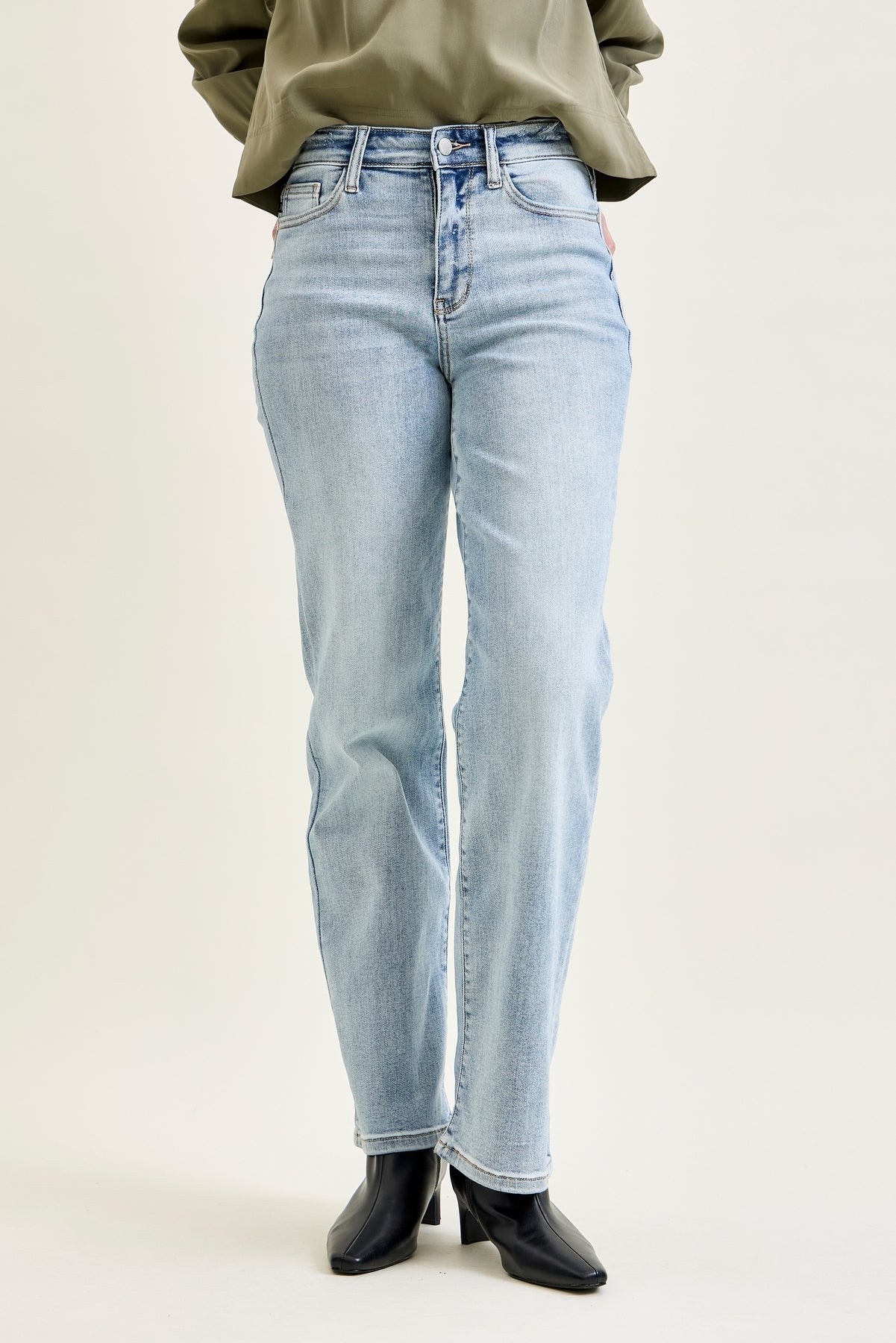 Kimberly Light Wash Straight Leg Jeans